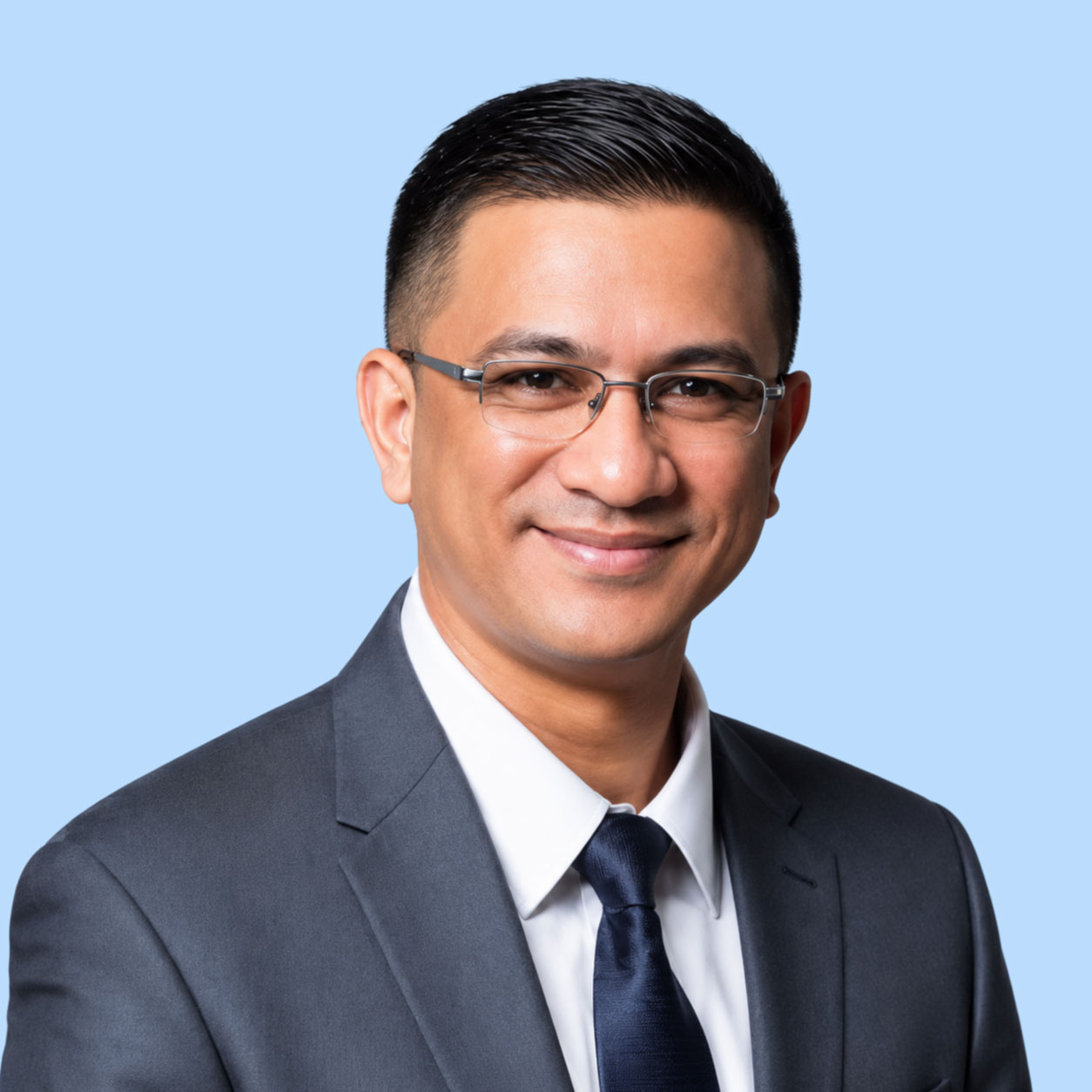 Darwis Monteski Marketing and Sales Manager